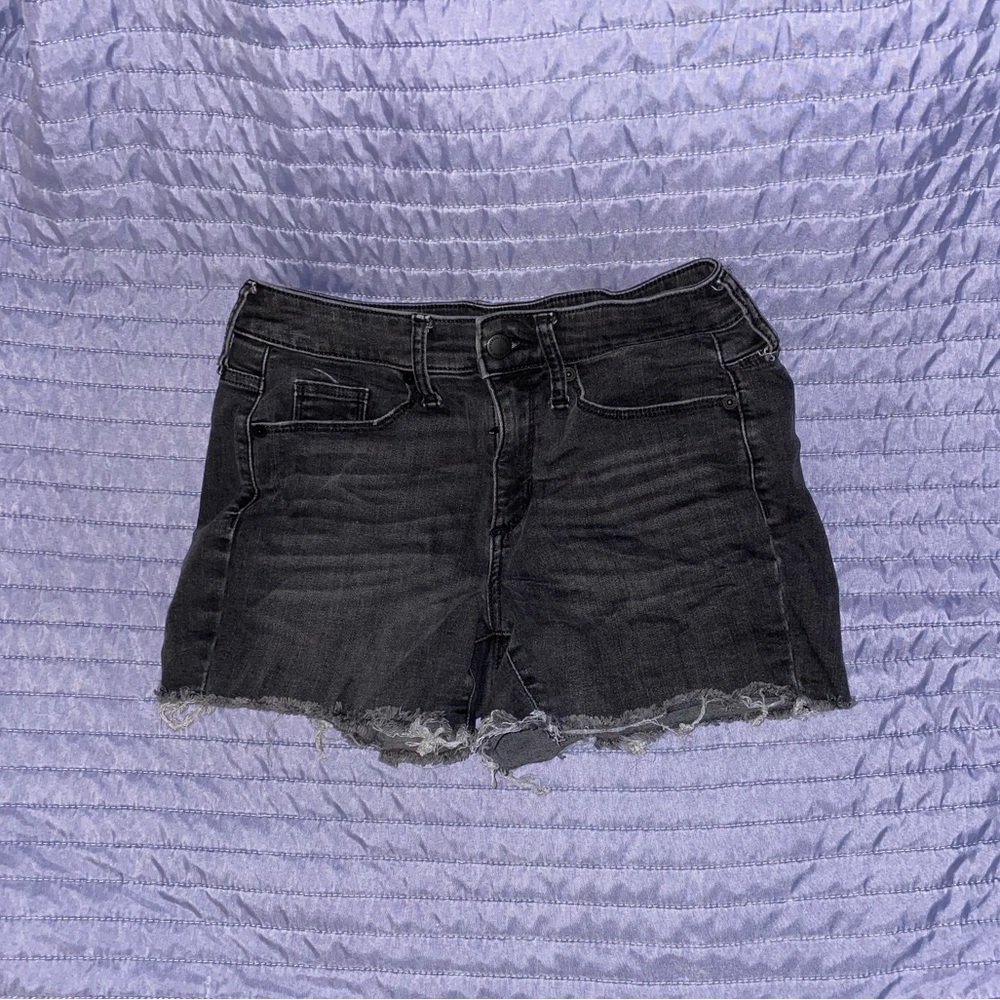 Universal Thread Shorts